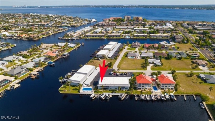 Exceptional Waterfront Condo in the Heart of Cape Coral off - Beach Condo for sale in Cape Coral, Florida on Beachhouse.com