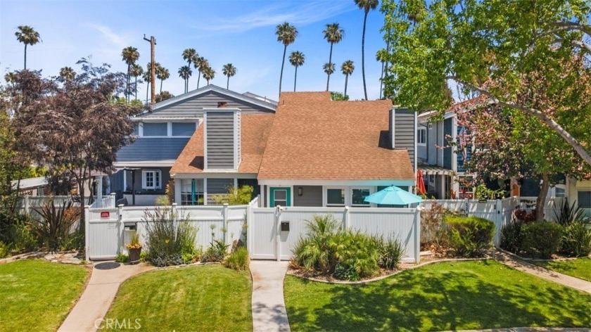You'll think you're in a brand-new home!  Completely remodeled - Beach Townhome/Townhouse for sale in Costa Mesa, California on Beachhouse.com
