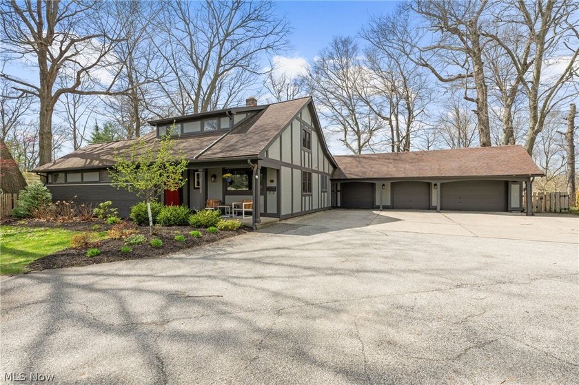 This stunning Rocky River residence perfectly balances - Beach Home for sale in Rocky River, Ohio on Beachhouse.com