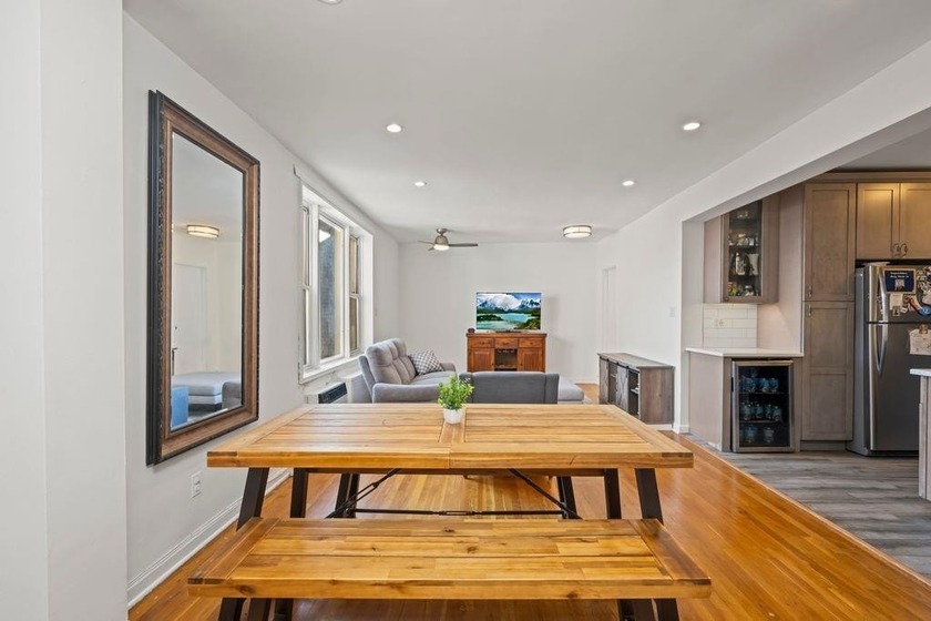 This expansive 1,500 sq ft, top-floor three-bedroom is set in - Beach Other for sale in Brooklyn, New York on Beachhouse.com