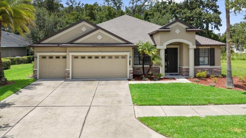 One or more photo(s) has been virtually staged. Poised on a lush - Beach Home for sale in Tampa, Florida on Beachhouse.com