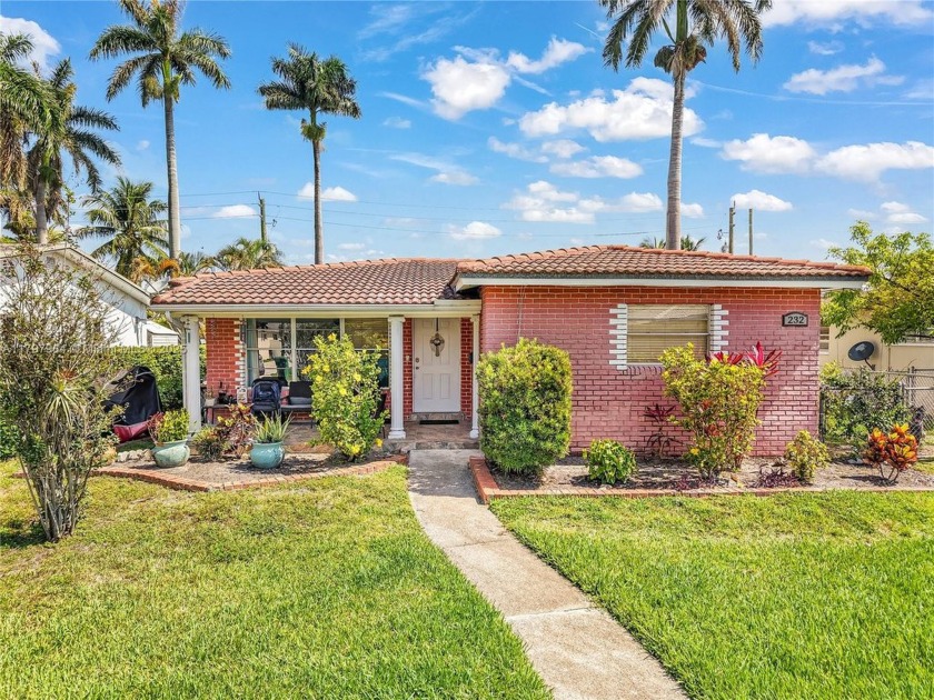 Incredible opportunity just minutes from the beach! This - Beach Home for sale in Dania, Florida on Beachhouse.com