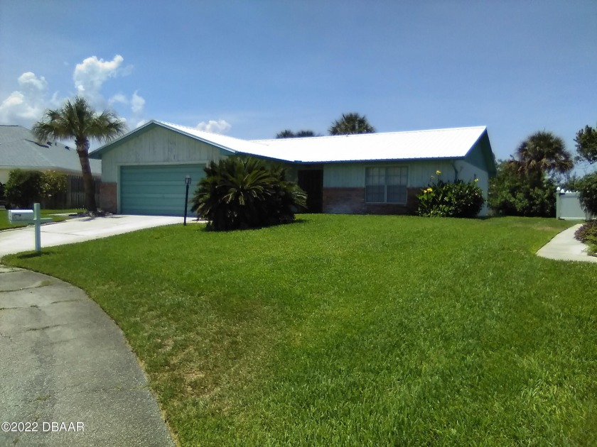 THIS 2 BED, 2 BATH. SPLIT PLAN, 1630 SQFT HOME,IS TOOTHBRUSH - Beach Home for sale in Ormond Beach, Florida on Beachhouse.com