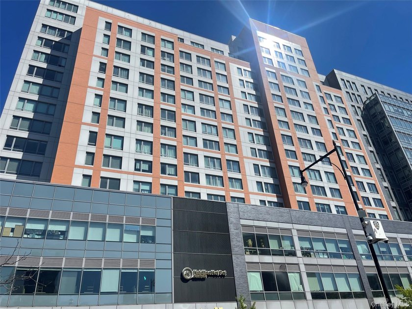 Welcome home to Flushing Common Unit 16A ,17A the 24-hour - Beach Condo for sale in Flushing, New York on Beachhouse.com