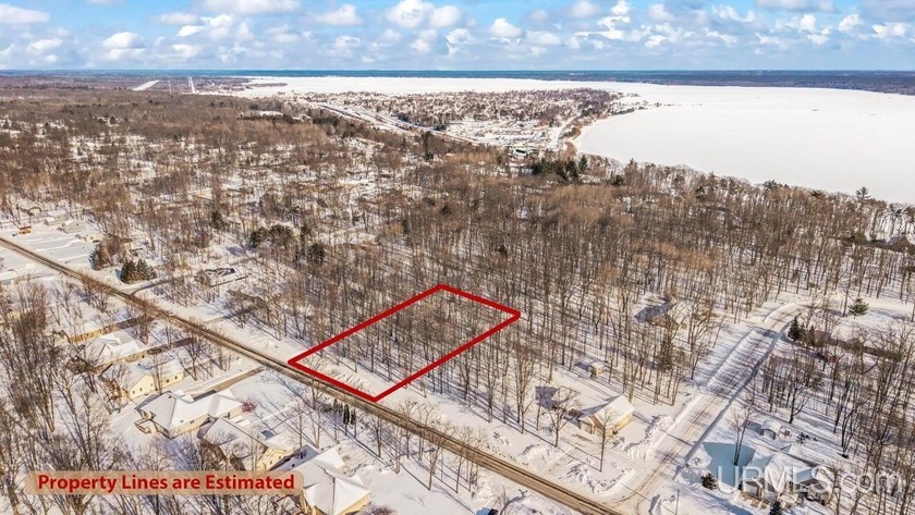 Location! Location! This is the perfect spot for your dream home - Beach Lot for sale in Gladstone, Michigan on Beachhouse.com