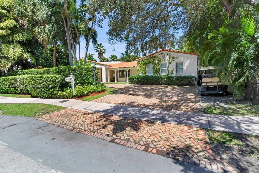 Located on an ideal street this beautiful home is a testament to - Beach Home for sale in Key Biscayne, Florida on Beachhouse.com