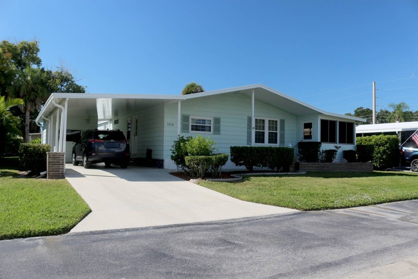 Very clean and well-maintained 2-bedroom 2-bath manufactured - Beach Home for sale in Sarasota, Florida on Beachhouse.com