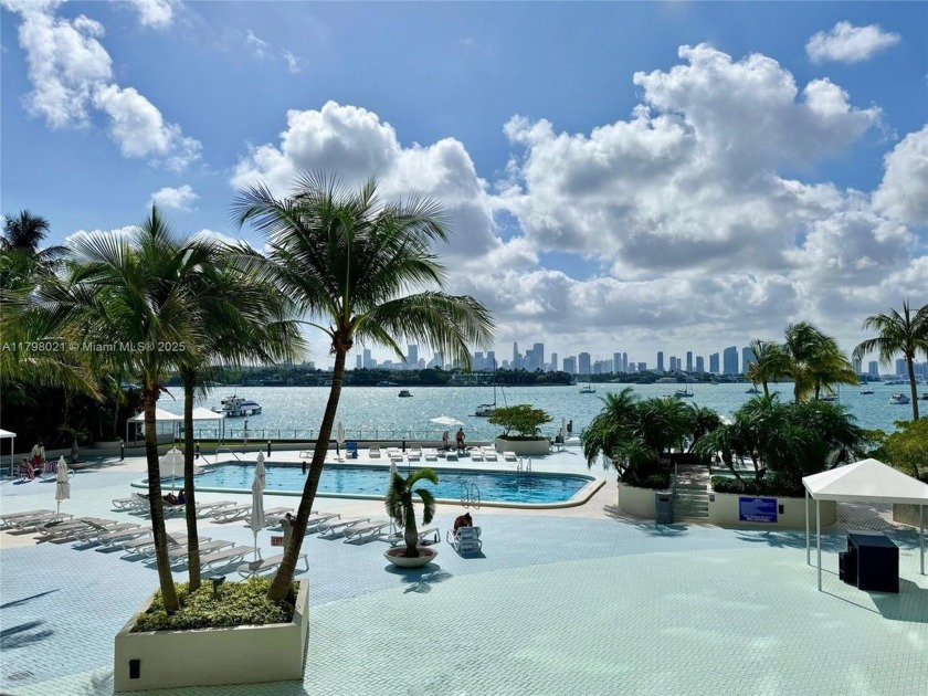 Nicely renovated 1 bedroom on the 2nd floor. Custom built-ins - Beach Condo for sale in Miami Beach, Florida on Beachhouse.com