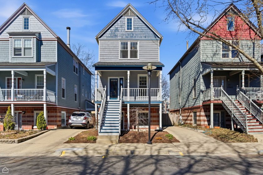 This renovated 4-bedroom 2.5-bath home in the desirable - Beach Home for sale in Chicago, Illinois on Beachhouse.com