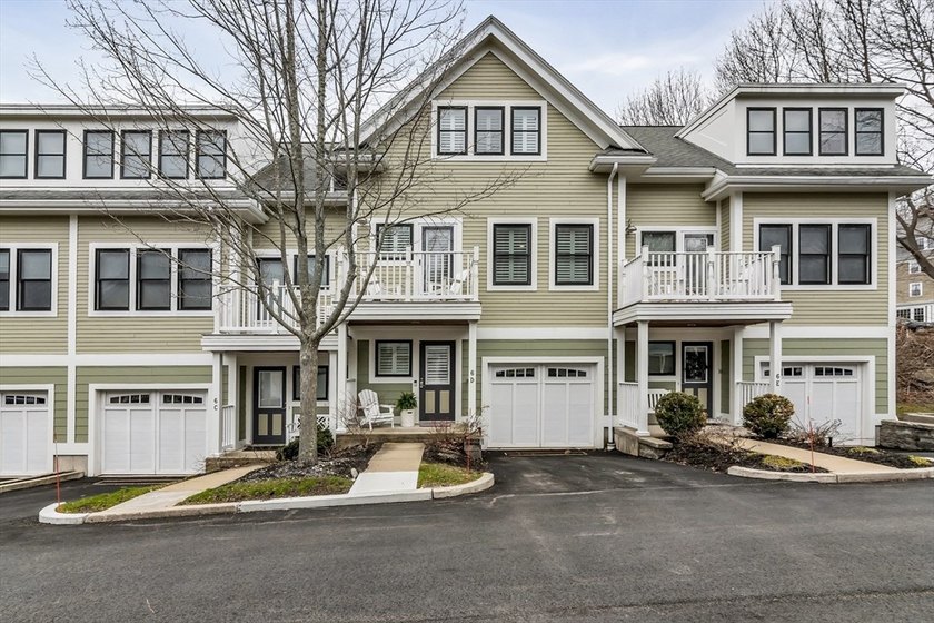 Beautifully updated 2 bed 1.5 bath condo offering three levels - Beach Condo for sale in Manchester, Massachusetts on Beachhouse.com