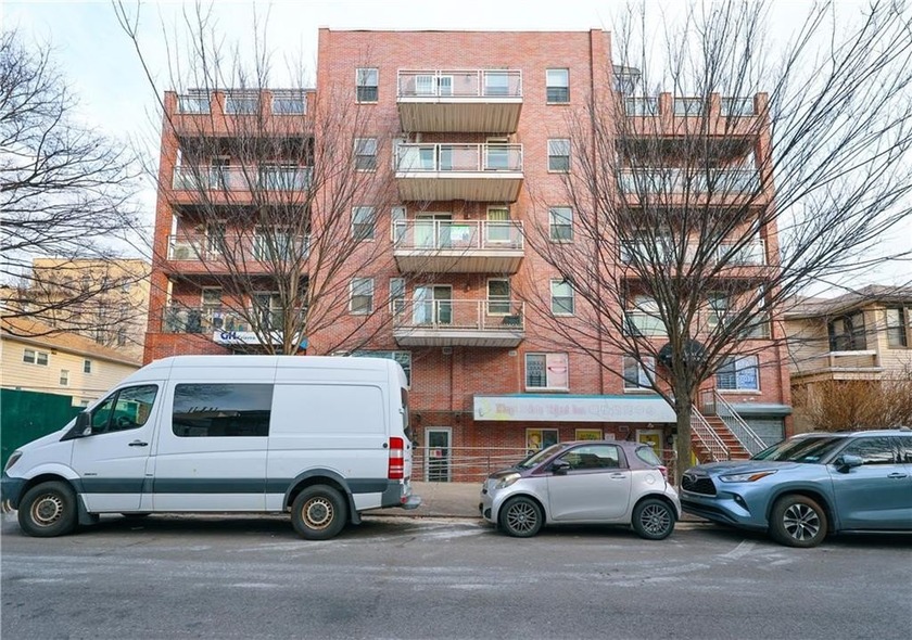 Beautiful 2-Bedroom, 2-Bathroom Elevator Condo with Oversized - Beach Condo for sale in Brooklyn, New York on Beachhouse.com