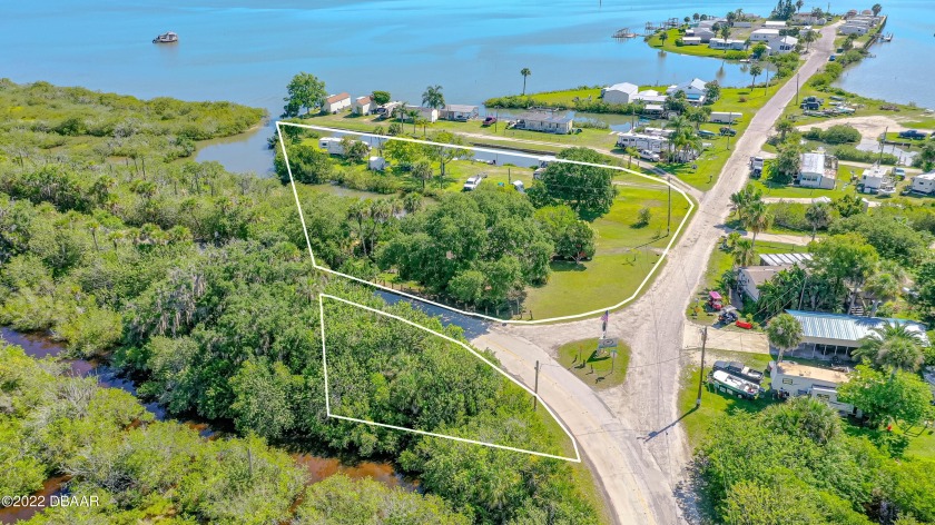 OVER 600 FEET OF WATER FRONTAGE PROPERTY ON THE ALMOST 1-ACRE - Beach Lot for sale in Oak Hill, Florida on Beachhouse.com