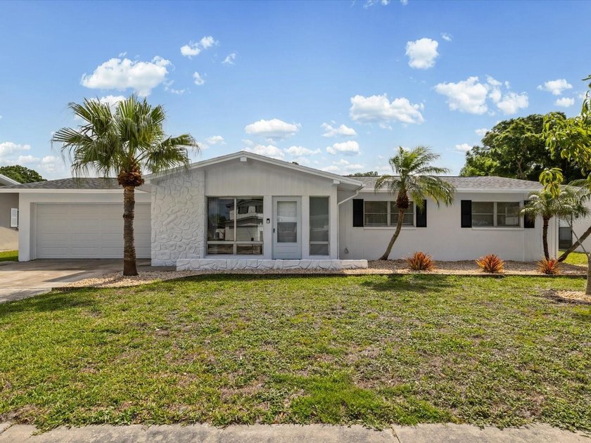 Welcome to this family-friendly neighborhood just moments from - Beach Home for sale in Largo, Florida on Beachhouse.com