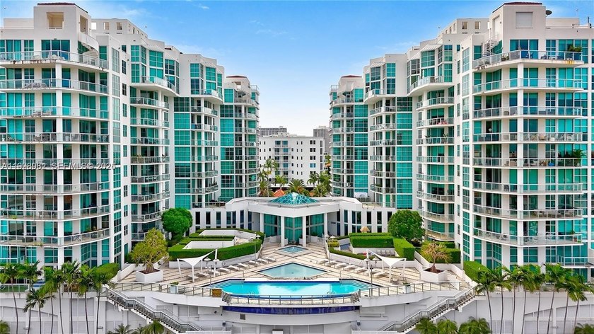 Stunning 2-Story Penthouse with Intracoastal & Pool Views - Beach Condo for sale in Aventura, Florida on Beachhouse.com