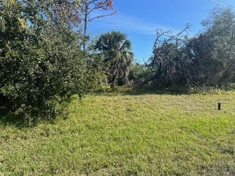 Build your ideal home in the tranquil and developed neighborhood - Beach Lot for sale in Rotonda West, Florida on Beachhouse.com