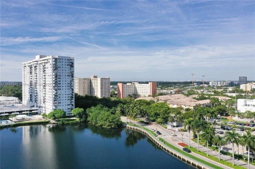 Welcome to your next condo in Aventura's Commodore Plaza! This - Beach Condo for sale in Aventura, Florida on Beachhouse.com