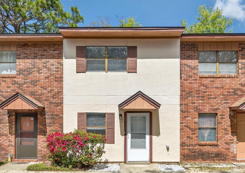 Updated, stylish, and affordable townhome in a central location! - Beach Townhome/Townhouse for sale in Fort Walton Beach, Florida on Beachhouse.com
