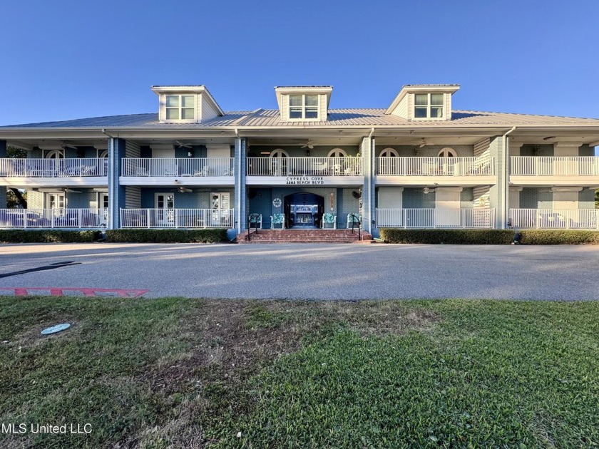 Cypress Cove Condos - Beachfront 1BR/1BA Condo with Southern - Beach Condo for sale in Biloxi, Mississippi on Beachhouse.com