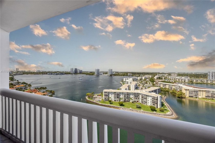 Beautiful, Relaxing Water Views from this 19th floor unite sit - Beach Condo for sale in Aventura, Florida on Beachhouse.com