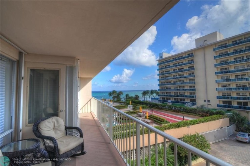 Beautiful dully furnished, 2 bedroom 2 bath luxury condo in the - Beach Condo for sale in Fort Lauderdale, Florida on Beachhouse.com