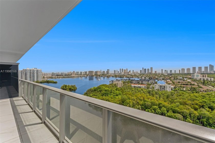 Spectacular upgraded residence with breathtaking intracoastal - Beach Condo for sale in North Miami Beach, Florida on Beachhouse.com