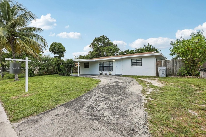 Beautiful single-family home located in the heart of Pompano - Beach Home for sale in Pompano Beach, Florida on Beachhouse.com