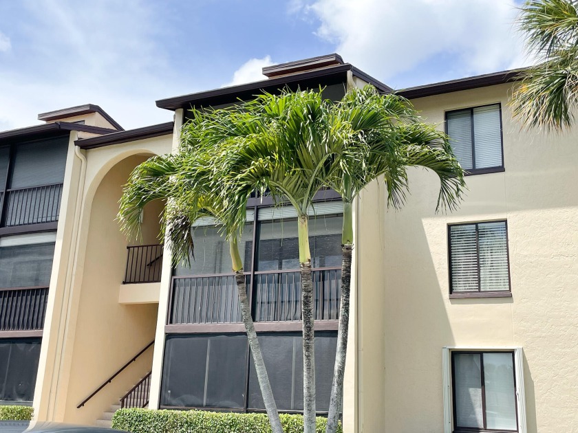 Come see this beautiful, 2bd 2ba unit in one of the most well - Beach Condo for sale in Greenacres, Florida on Beachhouse.com