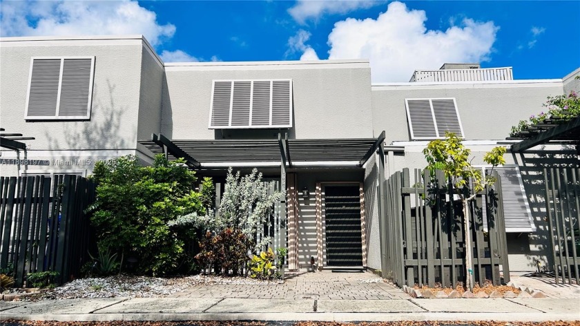 Beautiful 2-bedroom, 1.5-bath townhouse in the desirable Villas - Beach Townhome/Townhouse for sale in Pembroke Pines, Florida on Beachhouse.com