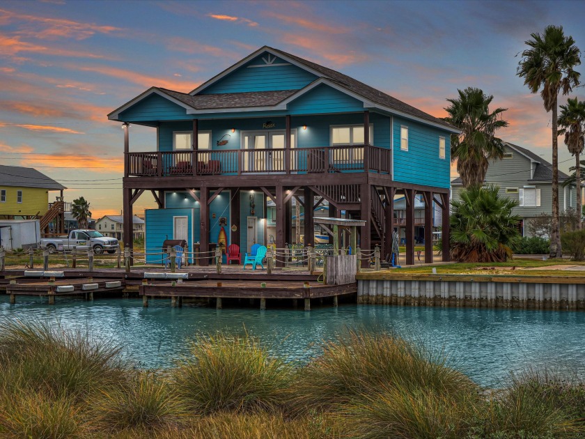 2 Boat Slips, Huge Deck, Waterfront and Pet - Beach Vacation Rentals in Rockport, Texas on Beachhouse.com