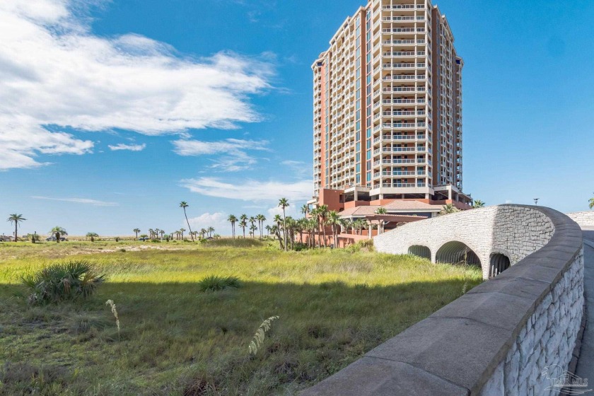 Great price on this fully furnished spacious 3BR unit. Freshly - Beach Condo for sale in Pensacola Beach, Florida on Beachhouse.com