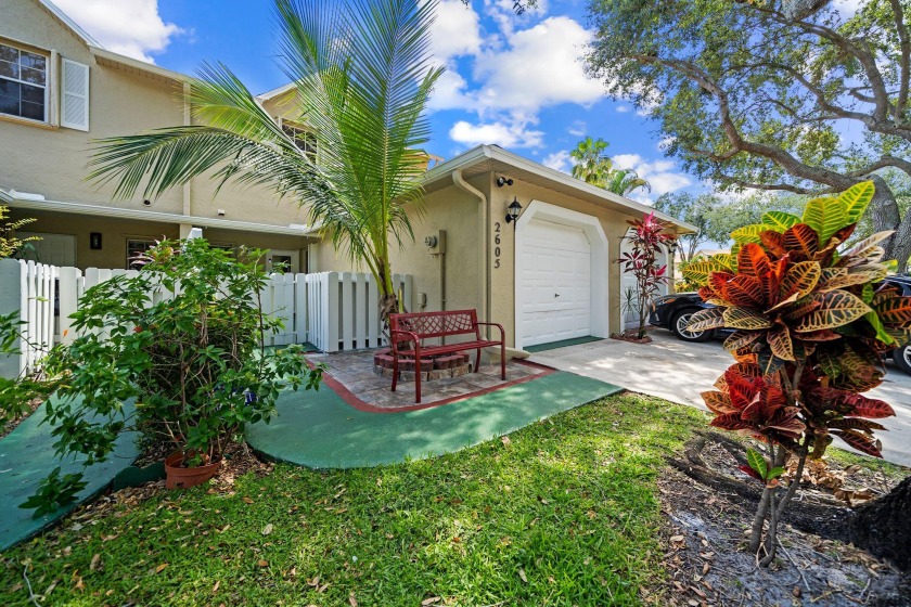 Look no further! Come and see this beautiful 3 Bedroom 2 1/2 - Beach Townhome/Townhouse for sale in Greenacres, Florida on Beachhouse.com