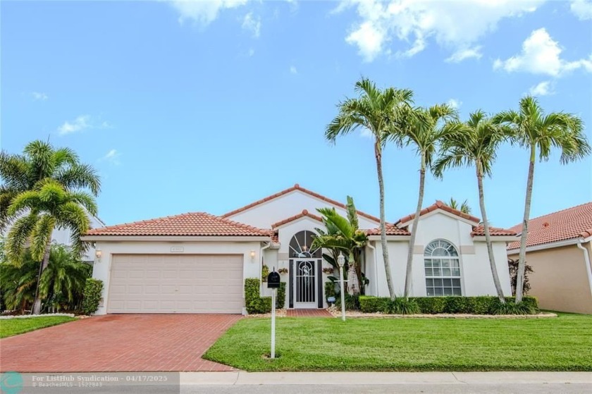 LAKEVIEW, SUNFLOODED, RENOVATED 3 BEDROOMS 2 BATHS BEAUTIFULLY - Beach Home for sale in West Palm Beach, Florida on Beachhouse.com