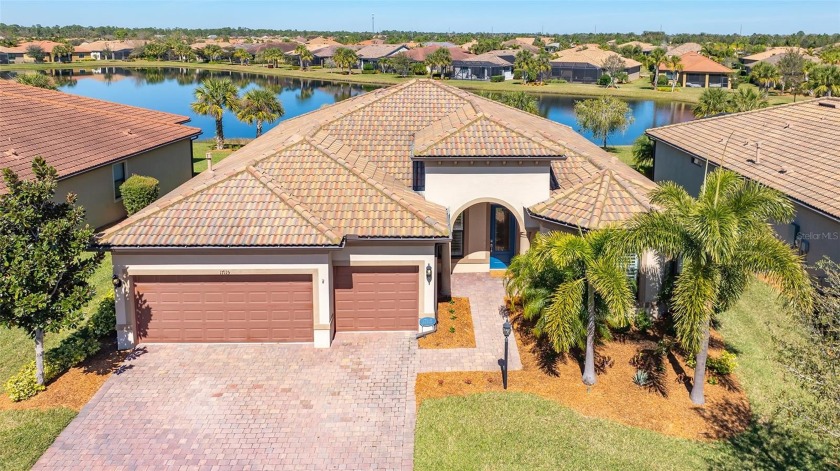 PRICE IMPROVEMENT FOR FLORIDA LIVING AT ITS FINEST IN LAKEWOOD - Beach Home for sale in Lakewood Ranch, Florida on Beachhouse.com