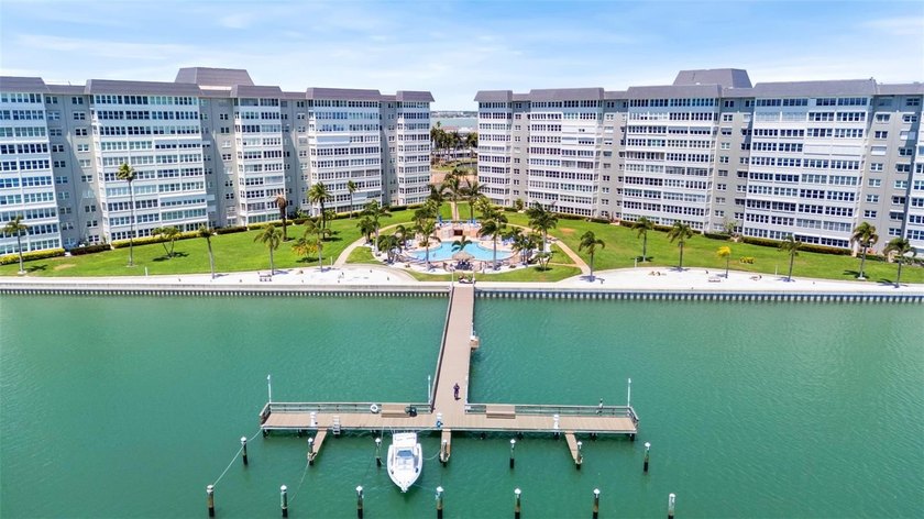 Paradise in Point Brittany! This spacious one-bedroom condo is - Beach Condo for sale in St. Petersburg, Florida on Beachhouse.com