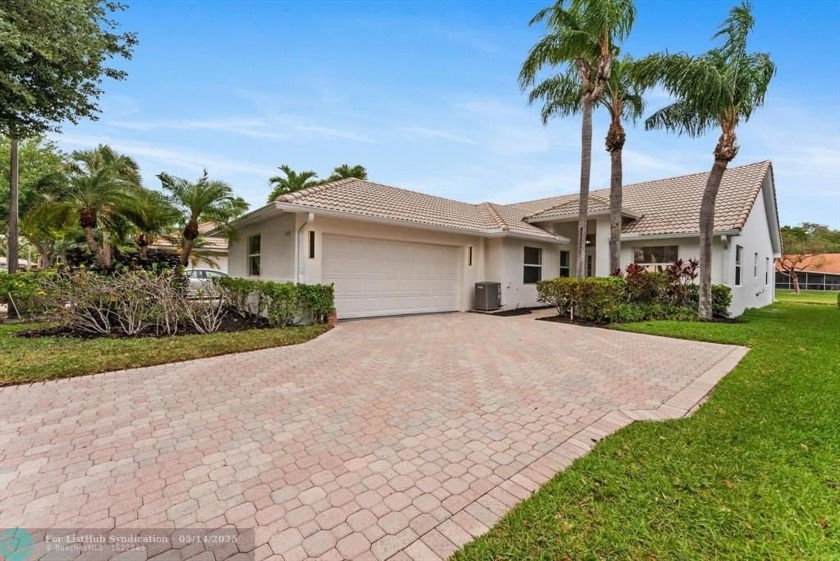 SELLER WILL PAY FOR A NEW ROOF AT CLOSING! A MUST SEE! - Beach Home for sale in Delray Beach, Florida on Beachhouse.com