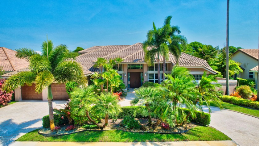 Amazing! Over 5000 square feet with 6 bedrooms overlooking the - Beach Home for sale in Boca Raton, Florida on Beachhouse.com