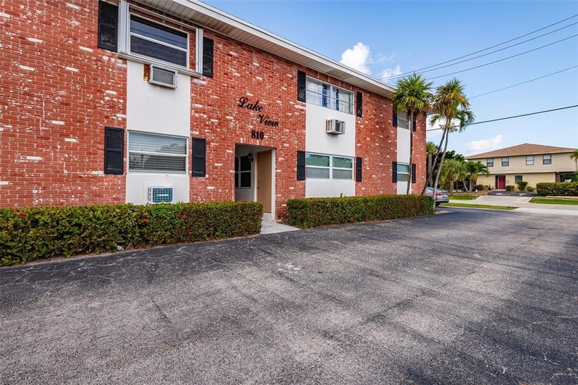 Charming 2BR/1BA condo in the heart of Lake Park! Features - Beach Condo for sale in West Palm Beach, Florida on Beachhouse.com
