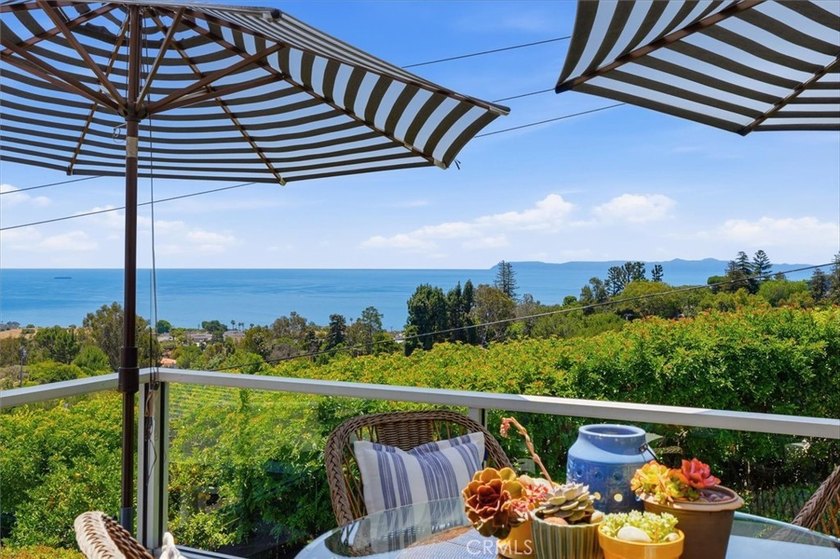 OFFERS DUE: MONDAY, 5/18 AT 12:00PM. Set behind private gates - Beach Home for sale in Rancho Palos Verdes, California on Beachhouse.com