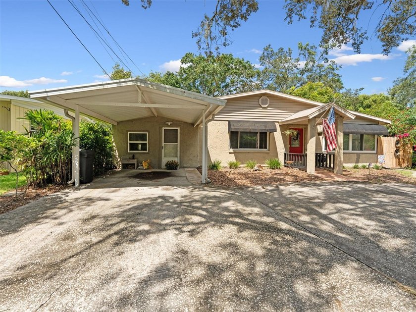 Welcome to this Quaint Golfing Community to see this charming - Beach Home for sale in Tampa, Florida on Beachhouse.com
