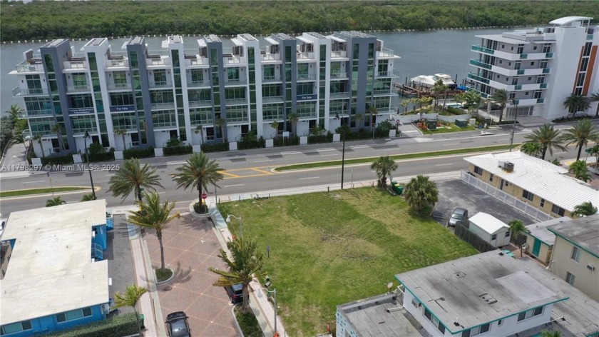 VACANT LAND!!!.Unique corner lot,in a fully developed area - Beach Lot for sale in Hollywood, Florida on Beachhouse.com