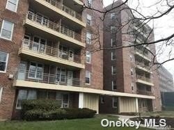 Here it is! The chance to own instead of renting! Large studio - Beach Apartment for sale in Far Rockaway, New York on Beachhouse.com