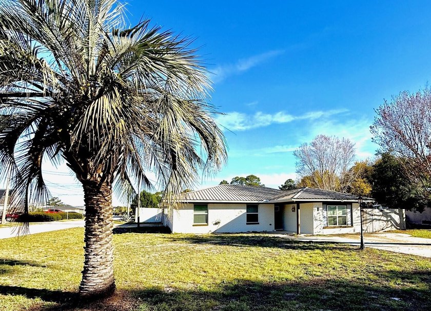 JUST REDUCED AND SELLER IS OFFERING $5000 INCENTIVE TO BUYER AT - Beach Home for sale in Panama City Beach, Florida on Beachhouse.com