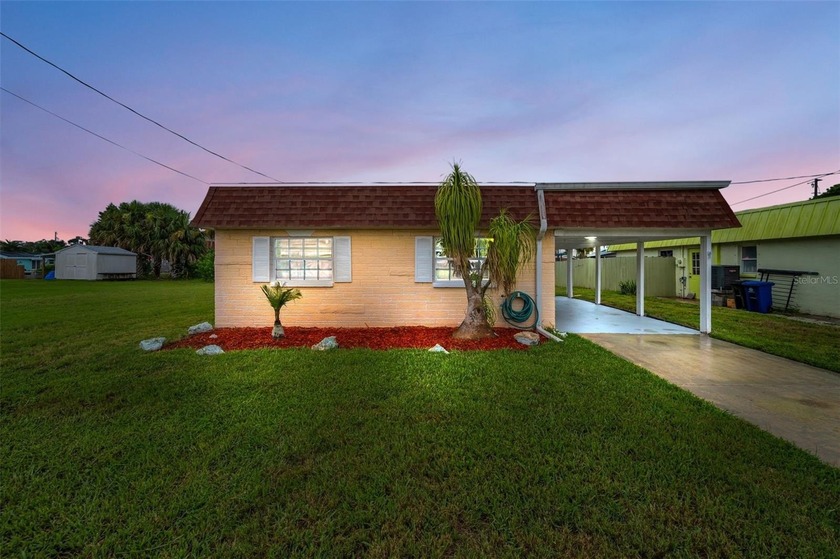 COASTAL PARADISE - MOVE-IN READY - QUICK CLOSING POSSIBLE! Light - Beach Home for sale in Hudson, Florida on Beachhouse.com