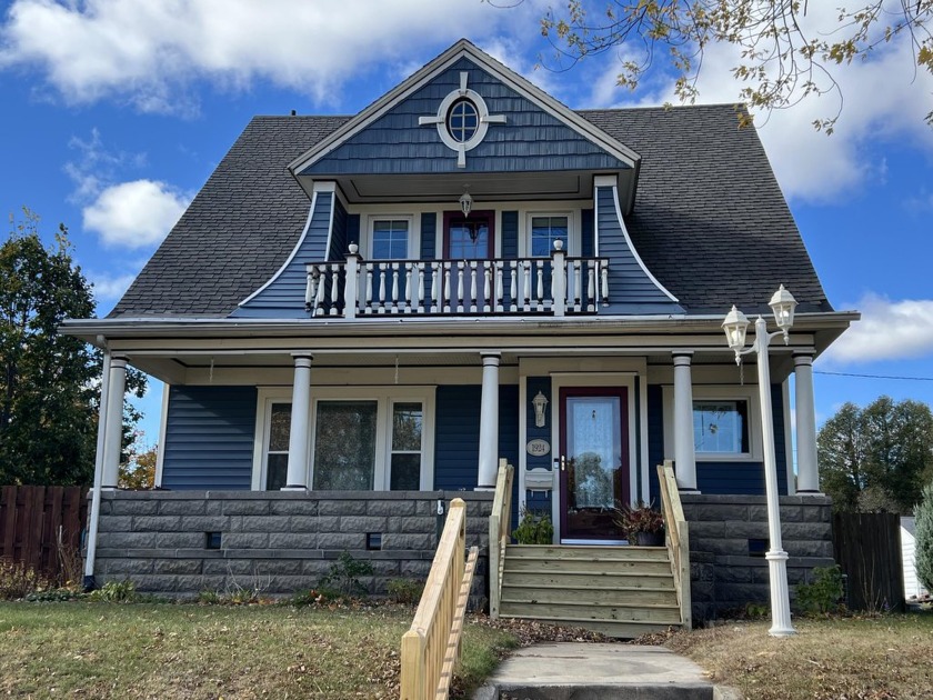 Gorgeous 3 Bedroom/1.5 Bath Craftsman styled 2 Story with all - Beach Home for sale in Sheboygan, Wisconsin on Beachhouse.com