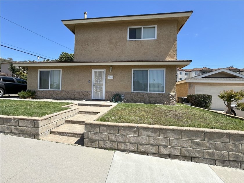 Welcome to this 3+2 spacious and charming two-story home! You - Beach Home for sale in Long Beach, California on Beachhouse.com