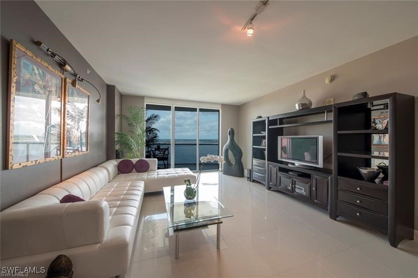 This listing is TURNKEY!! All you need is your toothbrushpletely - Beach Condo for sale in Fort Myers, Florida on Beachhouse.com