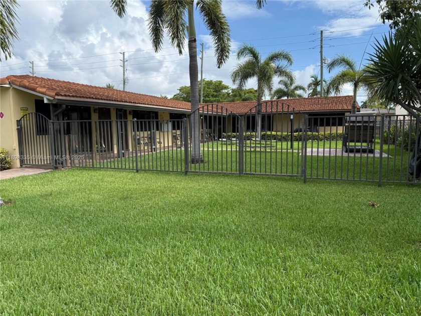 Stunningly Renovated 5-Unit Multi-Family in Hallandale Beach! - Beach Commercial for sale in Hallandale Beach, Florida on Beachhouse.com
