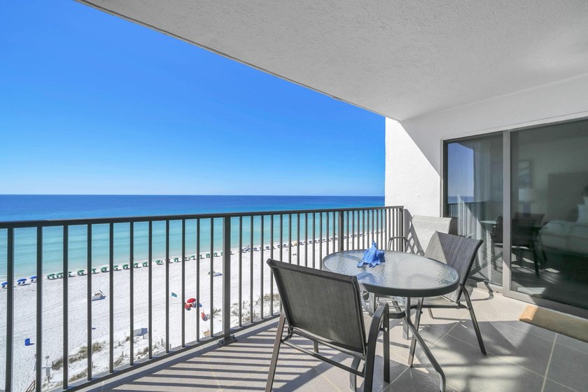 Emerald Towers, ideally located in the heart of Destin. This - Beach Condo for sale in Destin, Florida on Beachhouse.com
