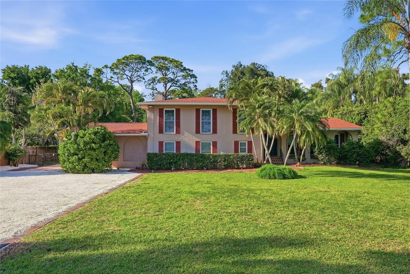 Private estate living in the heart of Seminole--situated on just - Beach Home for sale in Seminole, Florida on Beachhouse.com