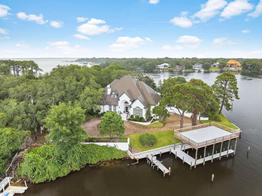 Exquisite Waterfront Oasis on Joe's Bayou *No HOA*** Experience - Beach Home for sale in Destin, Florida on Beachhouse.com